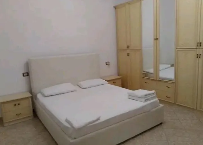 Elena For Rent דירה